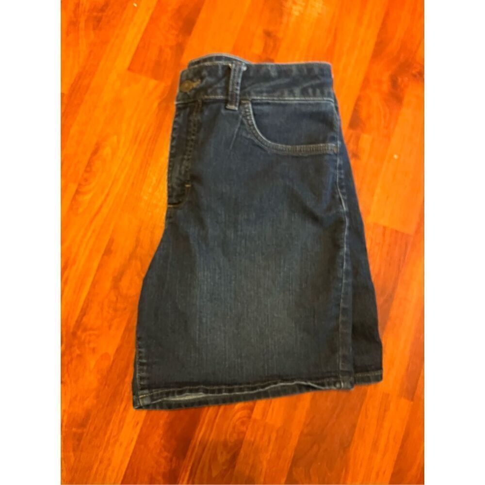 Mid Rise Riders Lee Jean Shorts. Size 14m - Picture 2 of 8